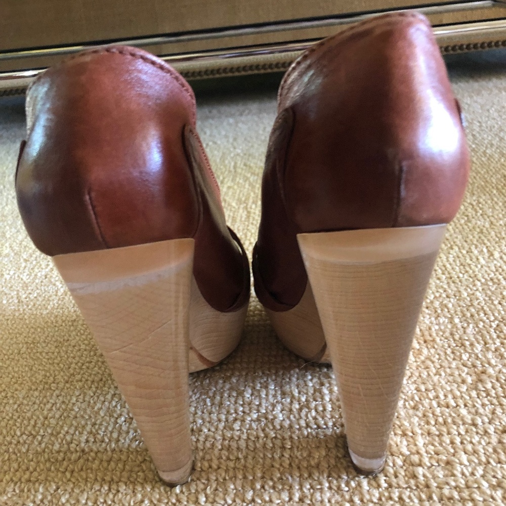 Chloe Brown Leather Lucite - Picture 7 of 7